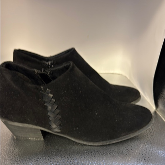 Madeline Black Ankle Boots Sleek Minimalist Design - Picture 2 of 8